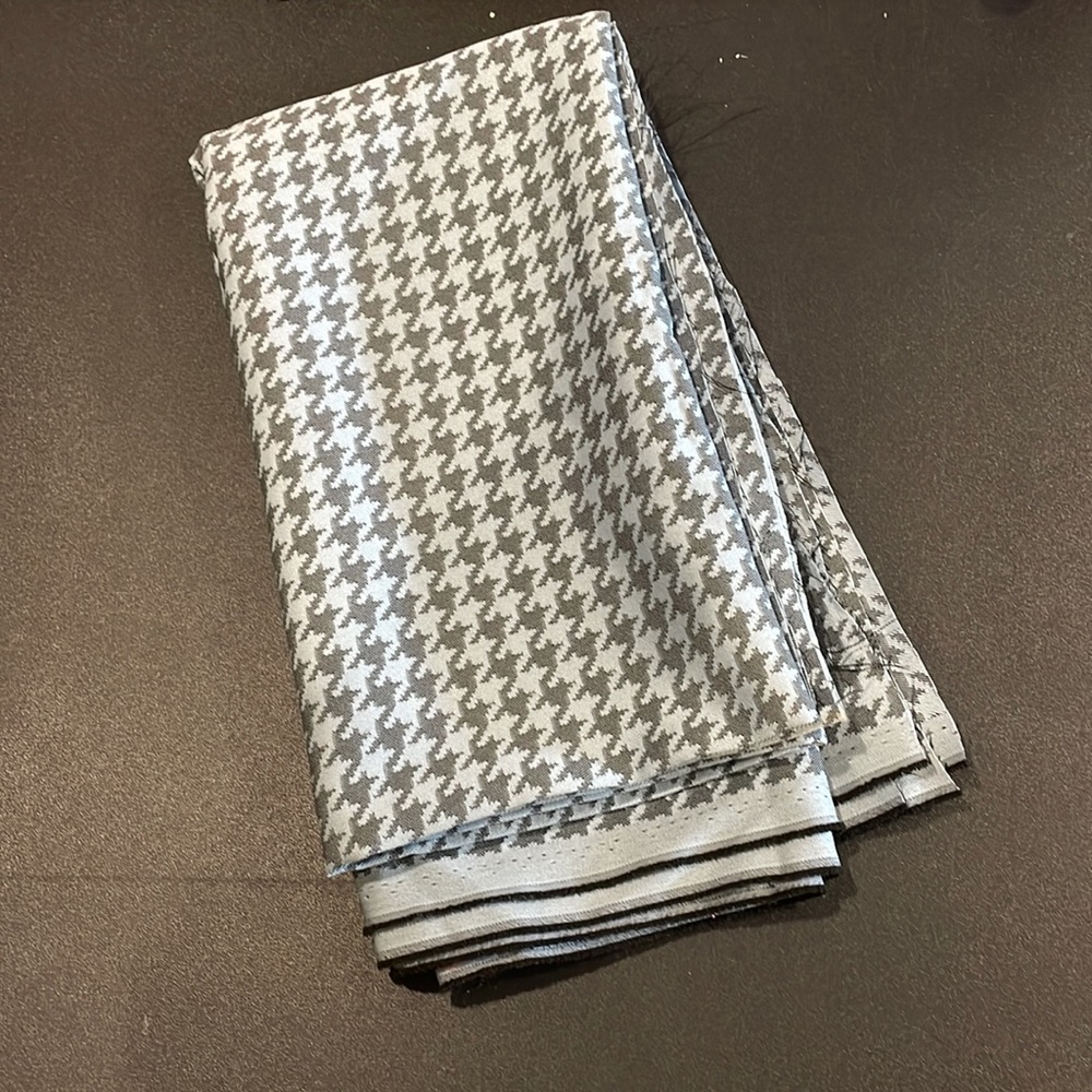 Houndstooth suiting fabric